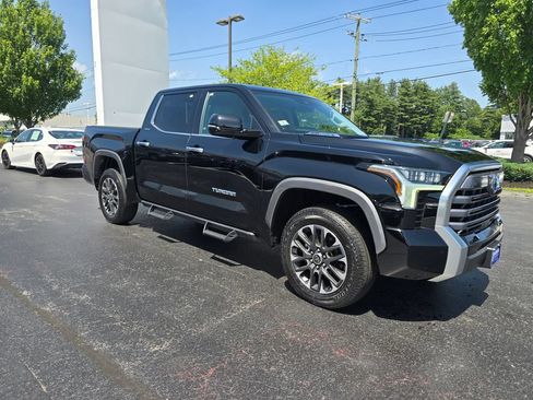 Used 2024 Toyota Tundra Limited AWD/4WD image 11