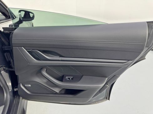 Used 2022 Porsche Taycan 4S image 49