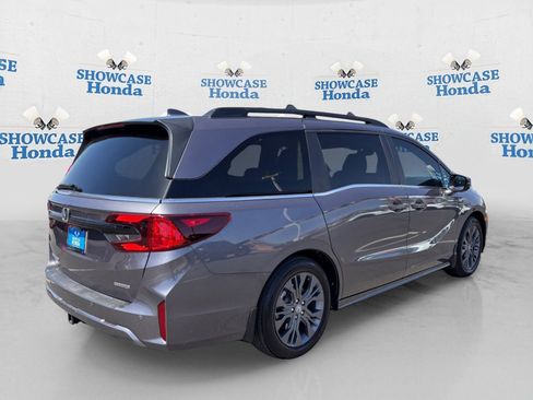 Certified 2025 Honda Odyssey Touring image 8