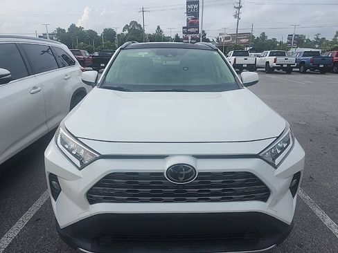 Used 2020 Toyota RAV4 Limited AWD/4WD image 22