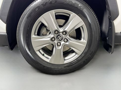 Used 2024 Toyota RAV4 XLE w/ Convenience Package image 14