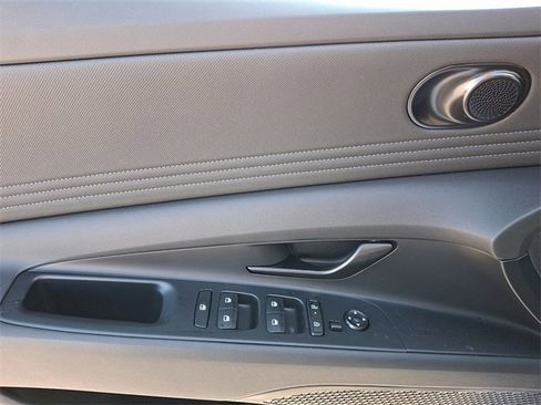 Certified 2025 Hyundai Elantra SEL w/ Cargo Package image 10