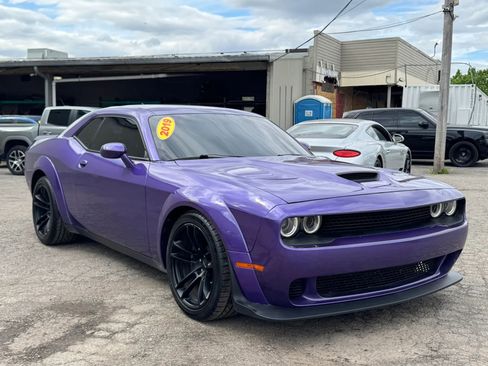 Used 2019 Dodge Challenger R/T Scat Pack RWD image 3