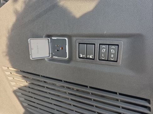 New 2026 GMC Yukon XL Elevation w/ LPO, Floor Liner Package image 17