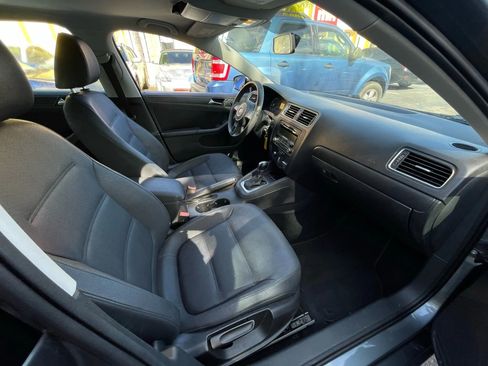 Used 2011 Volkswagen Jetta SE image 26