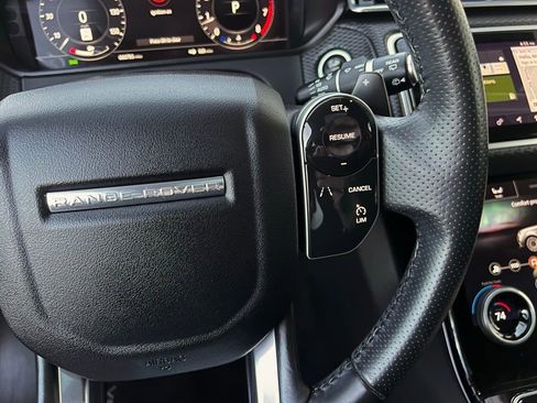 Used 2018 Land Rover Range Rover Velar S image 37