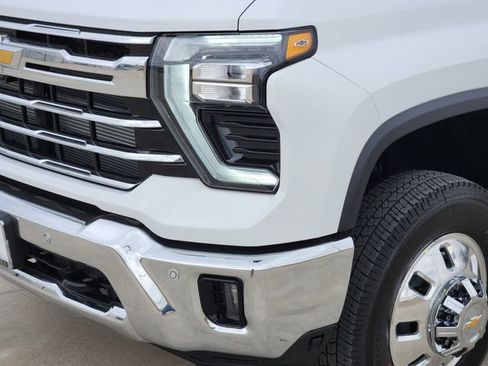 New 2026 Chevrolet Silverado 3500 LTZ w/ LTZ Plus Package AWD/4WD image 7