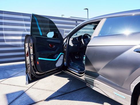 Used 2024 Lamborghini Urus Performante image 39