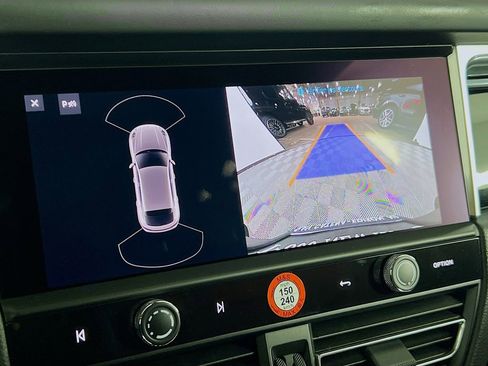 New 2026 Porsche Macan image 17