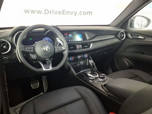 Used 2024 Alfa Romeo Stelvio Sprint image 12