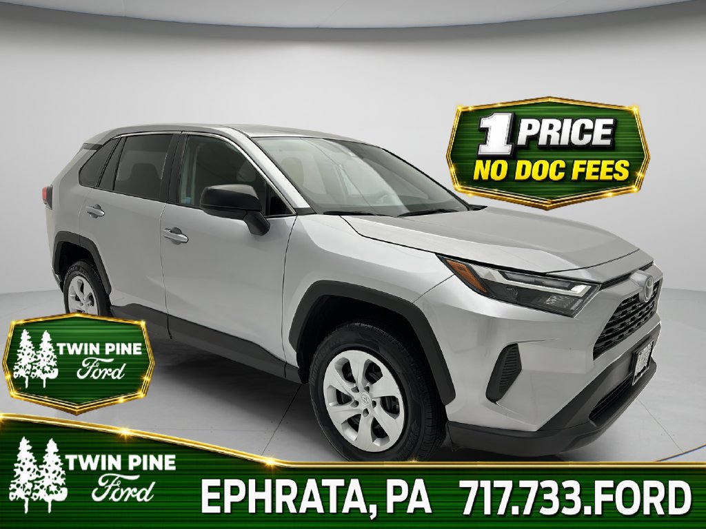 Used 2025 Toyota RAV4 LE AWD/4WD image 1