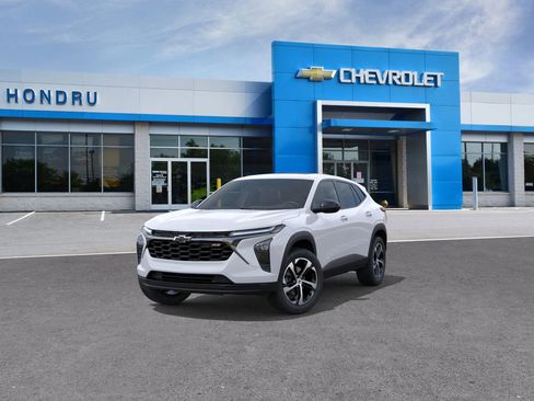 New 2026 Chevrolet Trax RS w/ Sunroof Package image 32