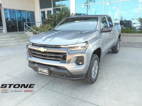 Used 2025 Chevrolet Colorado LT w/ LT Convenience Package AWD/4WD image 3