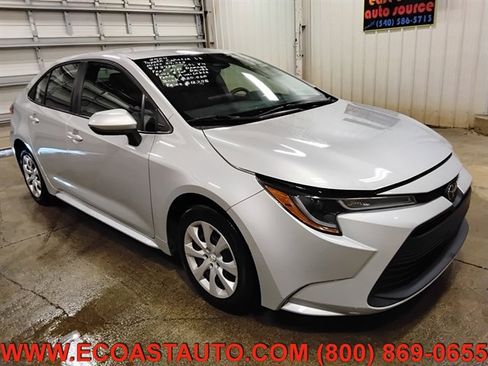 Used 2024 Toyota Corolla LE FWD image 4