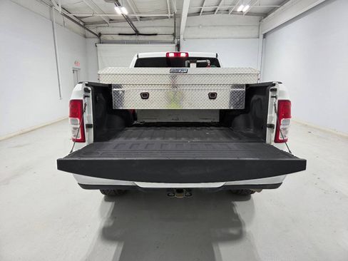 Used 2022 RAM 2500 Tradesman w/ Chrome Appearance Group AWD/4WD image 9