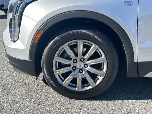 Used 2020 Cadillac XT4 Premium Luxury image 11