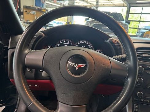 Used 2006 Chevrolet Corvette Convertible w/ Preferred Equipment Group RWD image 23