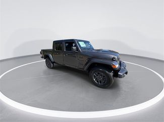 New 2025 Jeep Gladiator Sport video 2