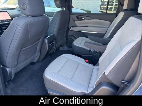 Used 2024 Chevrolet Traverse LT image 16