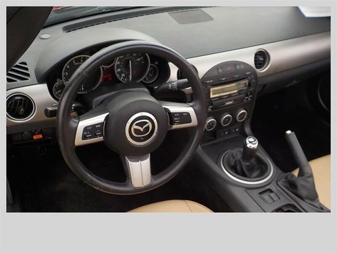 Used 2011 MAZDA MX-5 Miata Grand Touring w/ Premium Pkg image 30
