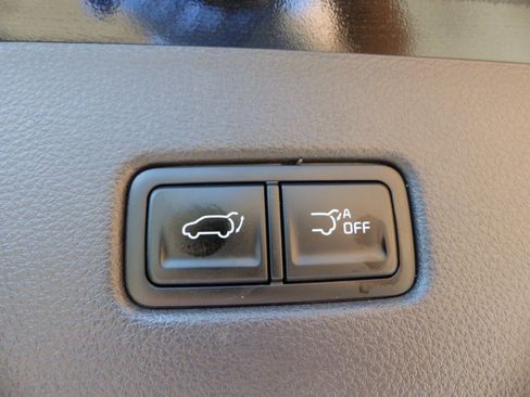 Used 2025 Kia Carnival EX FWD image 59