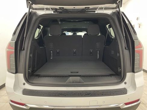 New 2026 Chevrolet Suburban LS image 12