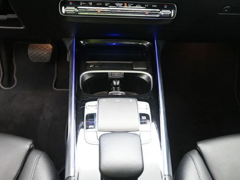 Used 2020 Mercedes-Benz GLB 250 GLB 250 w/ Premium Package image 13