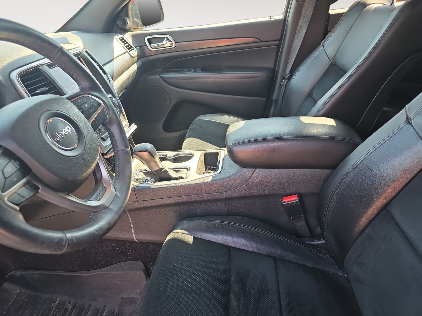 Used 2018 Jeep Grand Cherokee Altitude RWD image 21