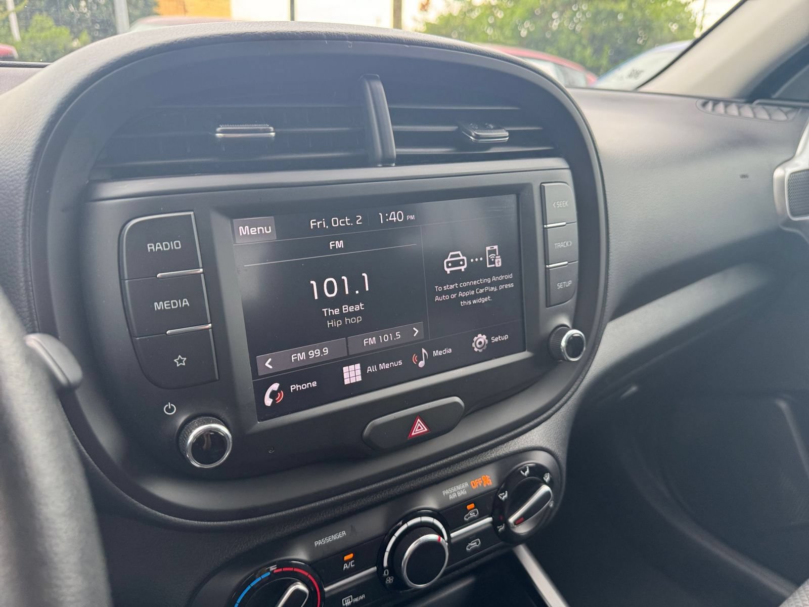 Used 2025 Kia Soul LX w/ LX Technology Package FWD image 19