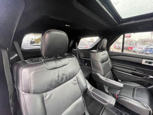 Used 2021 Ford Explorer ST w/ ST Street Pack image 9