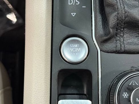 Used 2019 Volkswagen Atlas SEL Premium AWD/4WD image 17