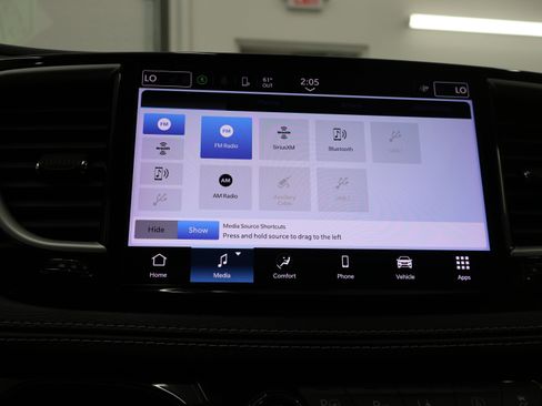 Used 2023 Chrysler Pacifica Touring-L AWD/4WD image 52