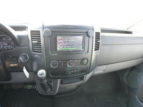 Used 2015 Mercedes-Benz Sprinter 2500 image 17
