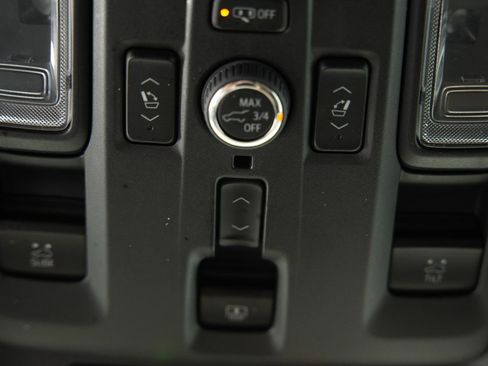 Used 2022 Chevrolet Tahoe High Country AWD/4WD image 45