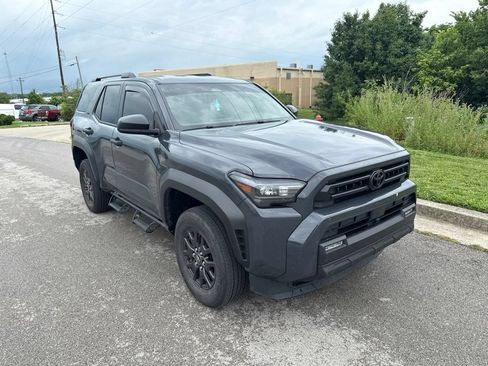 Used 2025 Toyota 4Runner SR5 AWD/4WD image 2