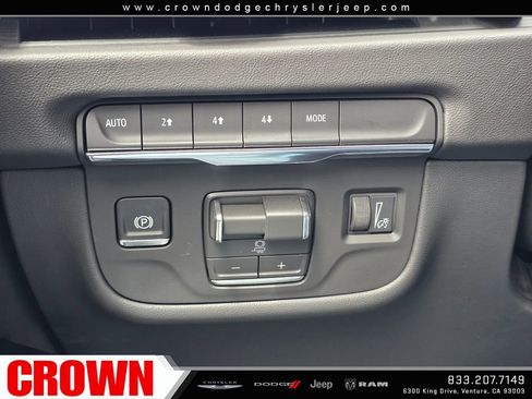 Used 2026 Cadillac Escalade Luxury AWD/4WD image 38