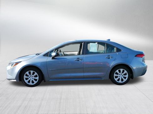 Certified 2022 Toyota Corolla LE image 4
