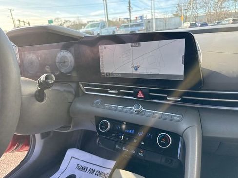 Certified 2024 Hyundai Elantra SEL image 31