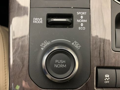 Used 2022 Toyota Highlander Limited image 31