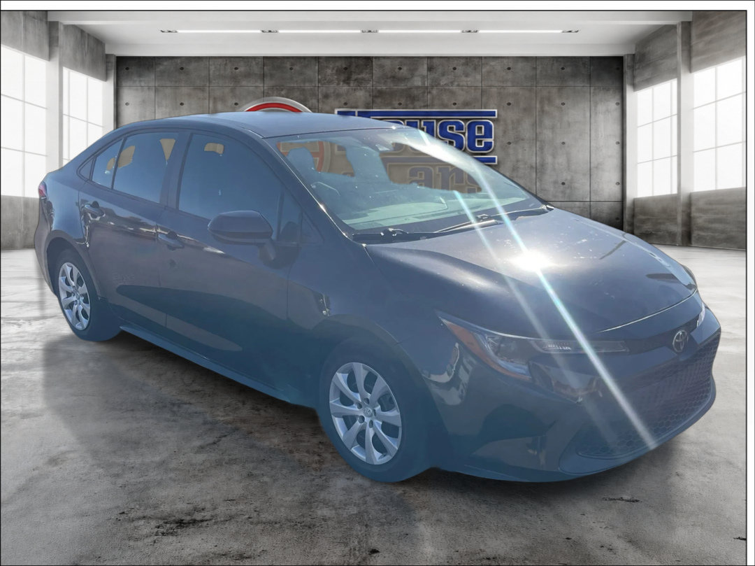 Used 2022 Toyota Corolla LE FWD image 3