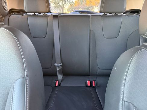 Used 2025 Buick Encore GX Preferred image 38