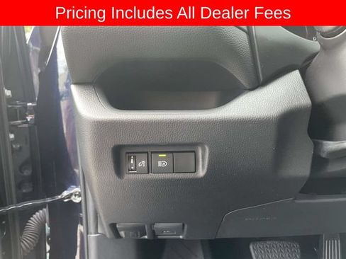 Used 2025 Toyota RAV4 XLE AWD/4WD image 22