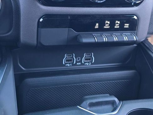 New 2026 RAM 1500 Express AWD/4WD image 13
