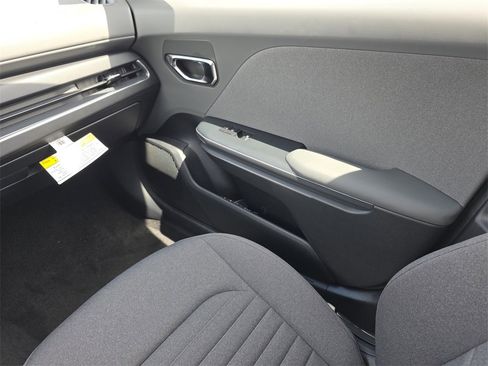 New 2025 Kia K4 EX image 17
