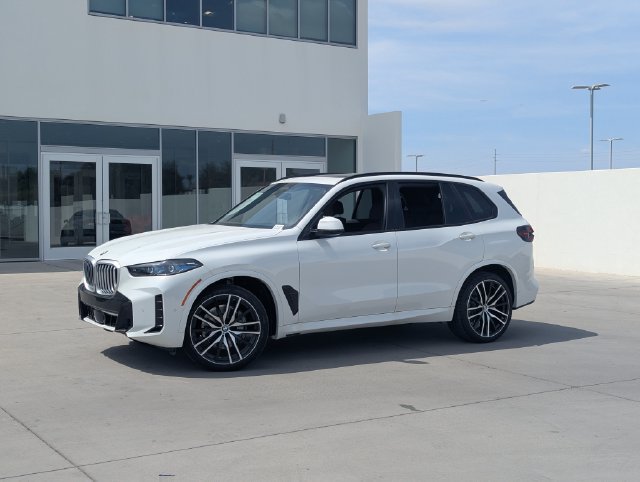 Used 2026 BMW X5 xDrive40i w/ M Sport Package AWD/4WD image 2