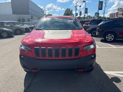 Used 2019 Jeep Cherokee Trailhawk w/ Cold Weather Group AWD/4WD image 2
