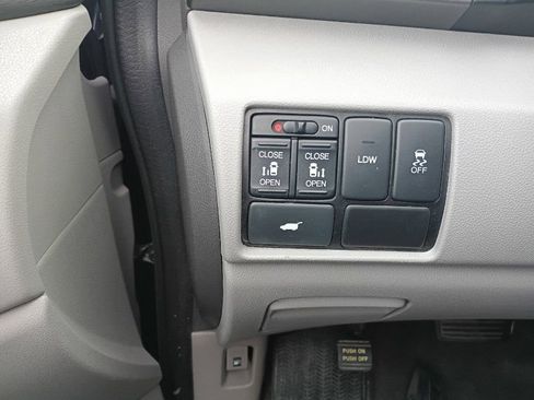 Used 2017 Honda Odyssey EX-L image 17