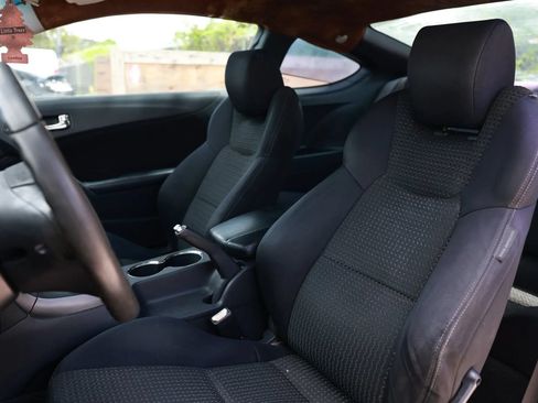Used 2012 Hyundai Genesis 2.0T RWD image 19