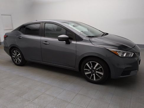 Used 2021 Nissan Versa SV image 11