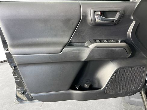 Used 2021 Toyota Tacoma TRD Sport AWD/4WD image 26